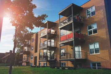 The Pros and Cons of Living in an Apartment Complex